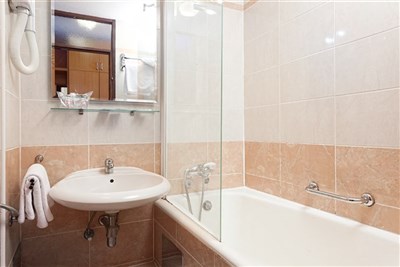 Hotel Zagreb - Karlobag - Hotel Zagreb-Chorvatsko,Kvarner,Karlobag