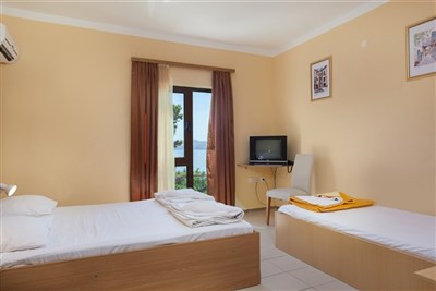 Hotel Zagreb - Karlobag - Hotel Zagreb-Chorvatsko,Kvarner,Karlobag - Vila Pinia