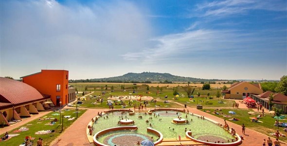 Vulkán Wellness Hotel & Camping