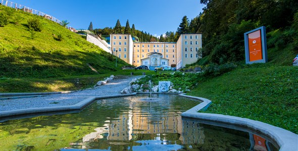 Hotel Zdraviliški dvor