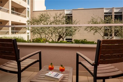 Vitality hotel Punta - Chorvatsko, ostrov Lošinj, Veli Lošinj, Vitality hotel Punta - DBL Standart, balkon, park