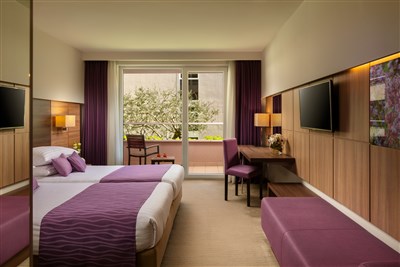 Vitality hotel Punta - Chorvatsko, ostrov Lošinj, Veli Lošinj, Vitality hotel Punta - DBL Standart, balkon, park