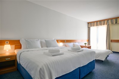 Hotel Selce - Chorvatsko, Selce, hotel Selce-pokoj 2+1 s balkonem a pohledem na moře