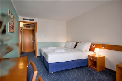 Hotel Selce - Chorvatsko, Selce, hotel Selce-pokoj 2+1 s balkonem a pohledem na moře