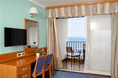 Hotel Selce - Chorvatsko, Selce, hotel Selce-pokoj 2+1 s balkonem a pohledem na moře