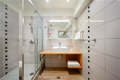 Hotel Pinija - Chorvatsko, Petrčane, Hotel Pinija- pokoj typu Premium Family, balkon, moře