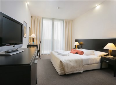 Grand Hotel Admiral - Chorvatsko, Slano, Grand Hotel Adrmiral - pokoj DBL balkon, pohled na hory