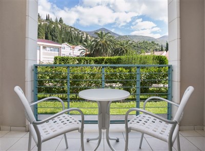 Grand Hotel Admiral - Chorvatsko, Slano, Grand Hotel Adrmiral - pokoj DBL balkon, pohled na hory