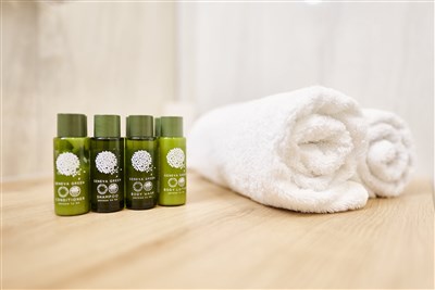 Hotel Colentum - Chorvatsko, ostrov Murte, hotel Colentum - pokoj s balkonem, pohled na park