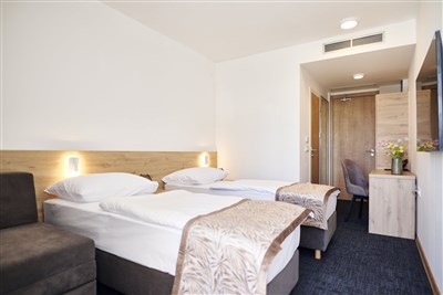 Hotel Colentum - Chorvatsko, ostrov Murte, hotel Colentum - pokoj s terasou a pohledem na moře