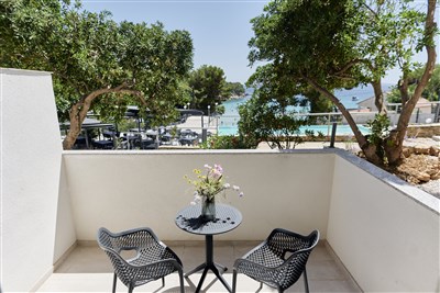 Hotel Colentum - Chorvatsko, ostrov Murte, hotel Colentum - pokoj s terasou a pohledem na moře