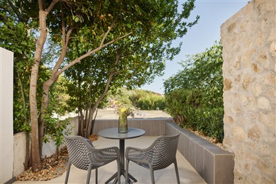 Hotel Colentum - Chorvatsko, ostrov Murte, hotel Colentum - pokoj s terasou a pohledem na park