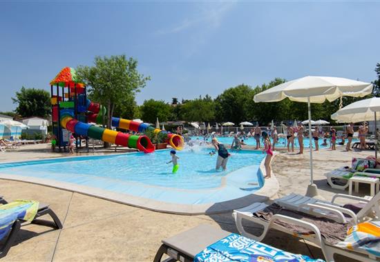 Mobilní domky kemp Butterfly Village