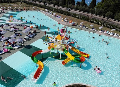 Mobilní domky kemp Cisano San Vito